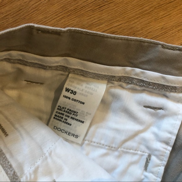 Khaki shorts - Picture 2 of 3